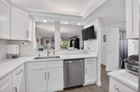 10187 Mangrove Drive #201, Boynton Beach FL - photo 14 of 67