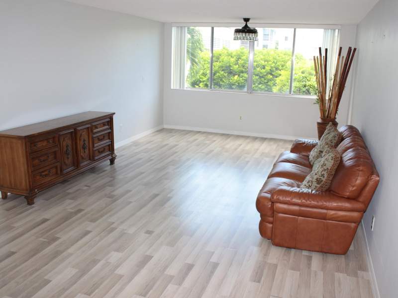 3 bedroom Condominium at 6698 N 10th Ave Avenue #218, Hamlet At Poinciana Condo, Lake Worth — photo 4