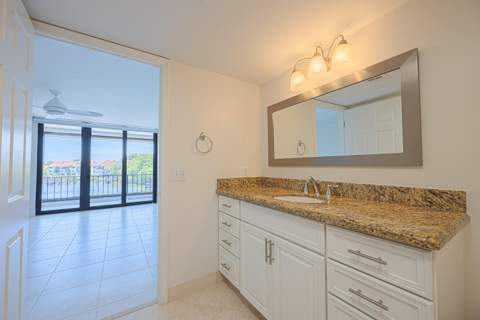 801 Palm Trail #9, Delray Beach FL - photo 21 of 35