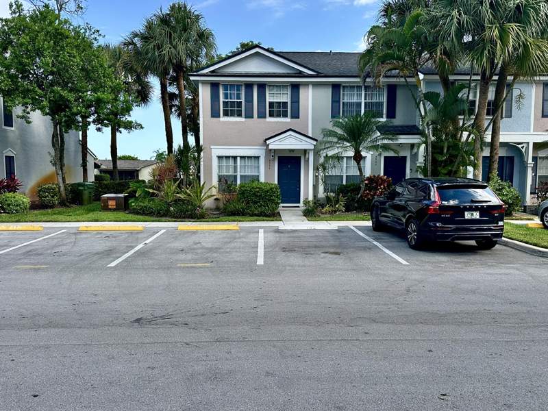 2 bedroom Townhouse at 5336 Jubilee Way #189, Fiesta, Margate — photo 2