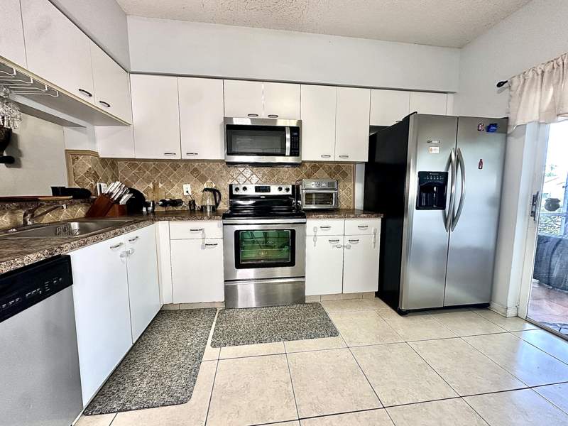 2 bedroom Townhouse at 5336 Jubilee Way #189, Fiesta, Margate — photo 4
