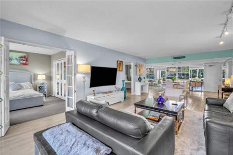 400 Oaks Lane #115, Pompano Beach FL - photo 10 of 32