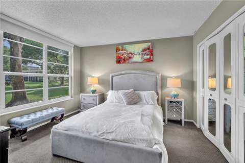 400 Oaks Lane #115, Pompano Beach FL - photo 11 of 32