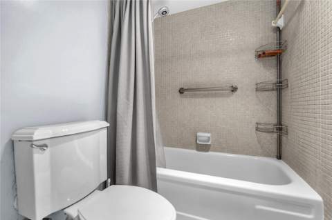 400 Oaks Lane #115, Pompano Beach FL - photo 13 of 32