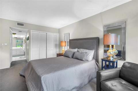 400 Oaks Lane #115, Pompano Beach FL - photo 16 of 32