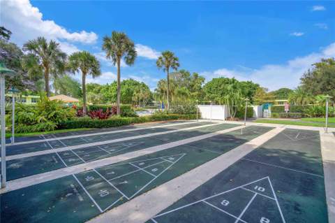 400 Oaks Lane #115, Pompano Beach FL - photo 24 of 32