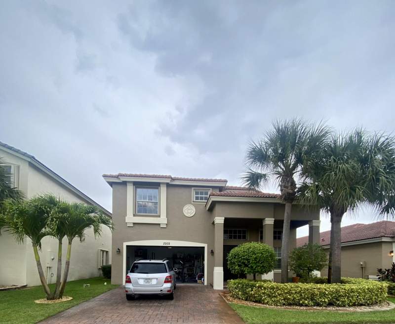 4 bedroom Single Family Residence at 2202 SW Newport Isles Boulevard, Fourth Replat Of Portofino Isles, Port St. Lucie — photo 2