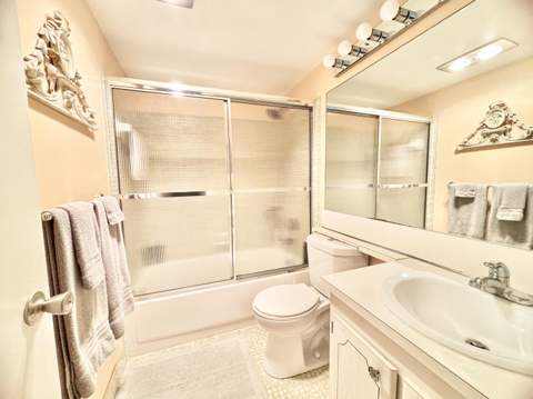4010 Harwood C, Deerfield Beach FL - photo 11 of 60