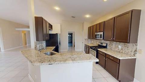 895 SW Lake Charles Circle, Port St. Lucie FL - photo 12 of 76