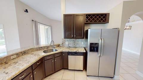 895 SW Lake Charles Circle, Port St. Lucie FL - photo 16 of 76