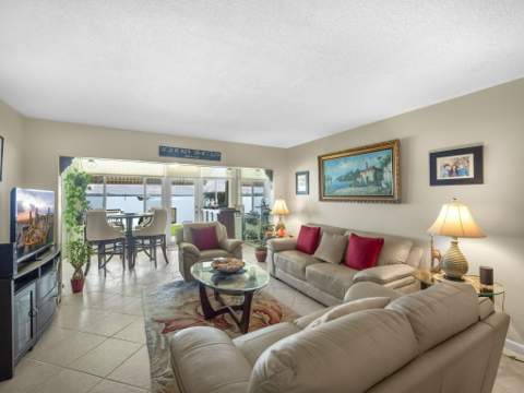 52 Yacht Club Drive #103, North Palm Beach FL - photo 6 of 18