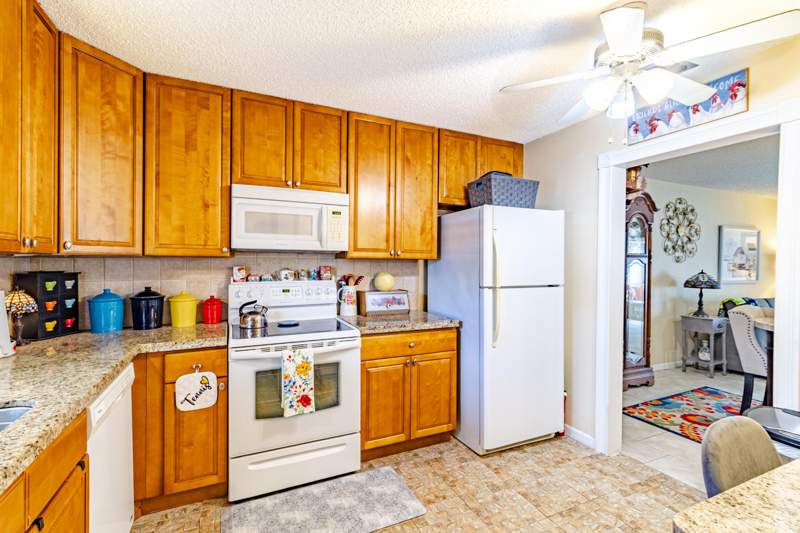2 bedroom Condominium at 849 Salem Lane, Covered Bridge Condo, Lake Worth — photo 5