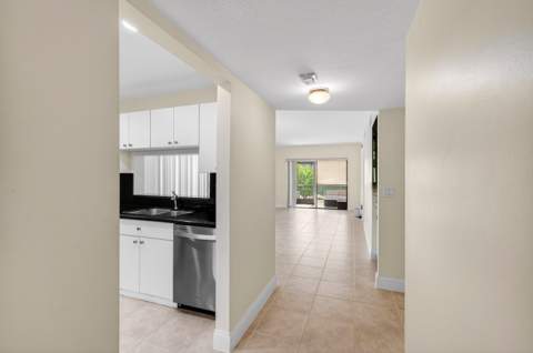 351 Club Circle #101, Boca Raton FL - photo 16 of 59