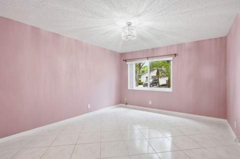 8621 Jasmine Way, Boca Raton FL - photo 9 of 25