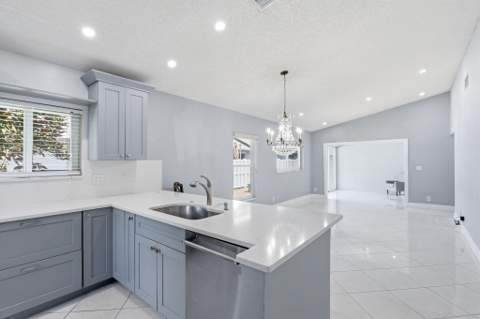 8621 Jasmine Way, Boca Raton FL - photo 6 of 25