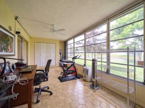 175 Lake Susan Lane, West Palm Beach FL - photo 9 of 43