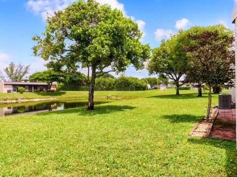 175 Lake Susan Lane, West Palm Beach FL - photo 23 of 43