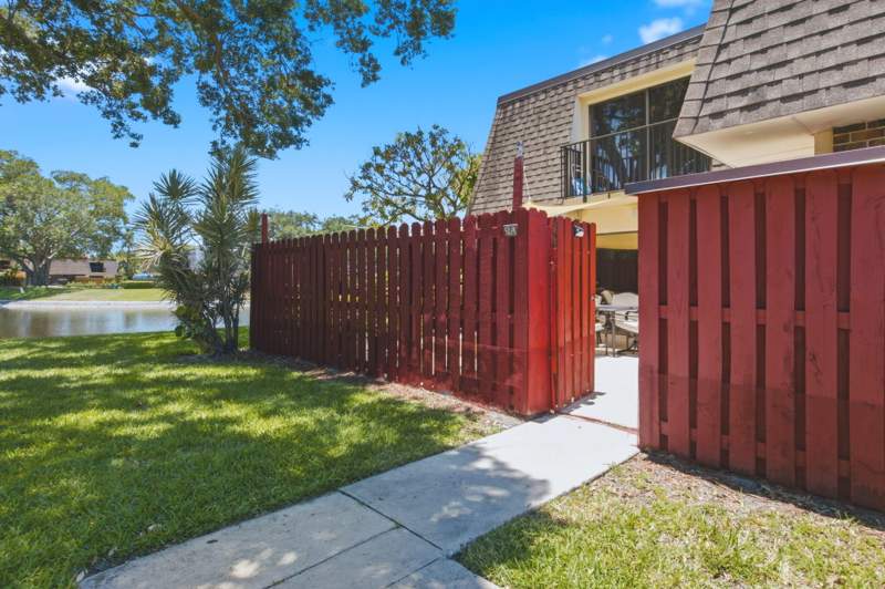 2 bedroom Townhouse at 2883 SW 22nd Circle #51a, Delray Oaks West Condo, Delray Beach — photo 2