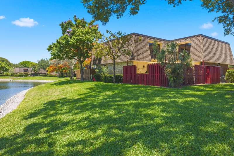 2 bedroom Townhouse at 2883 SW 22nd Circle #51a, Delray Oaks West Condo, Delray Beach — photo 3
