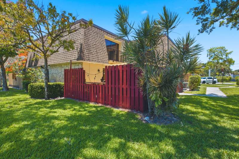 2 bedroom Townhouse at 2883 SW 22nd Circle #51a, Delray Oaks West Condo, Delray Beach — photo 4