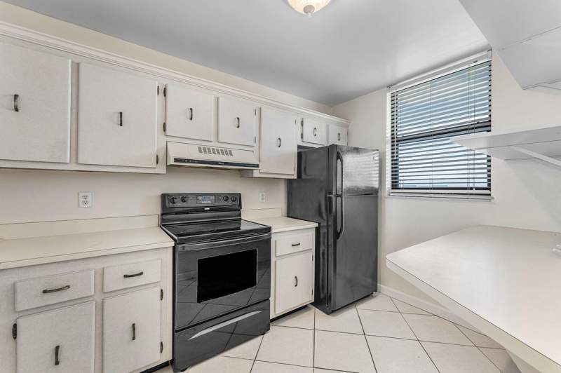 2 bedroom Condominium at 3545 S Ocean Boulevard #405, Palm Beach Harbour Club Condo, South Palm Beach — photo 4