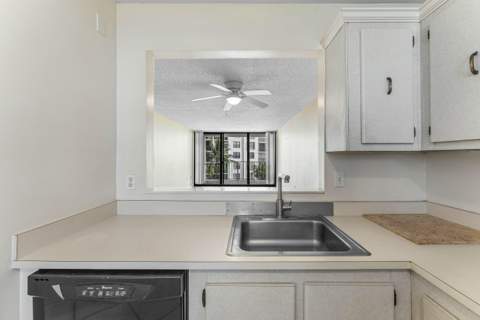 3545 S Ocean Boulevard #405, South Palm Beach FL - photo 7 of 41
