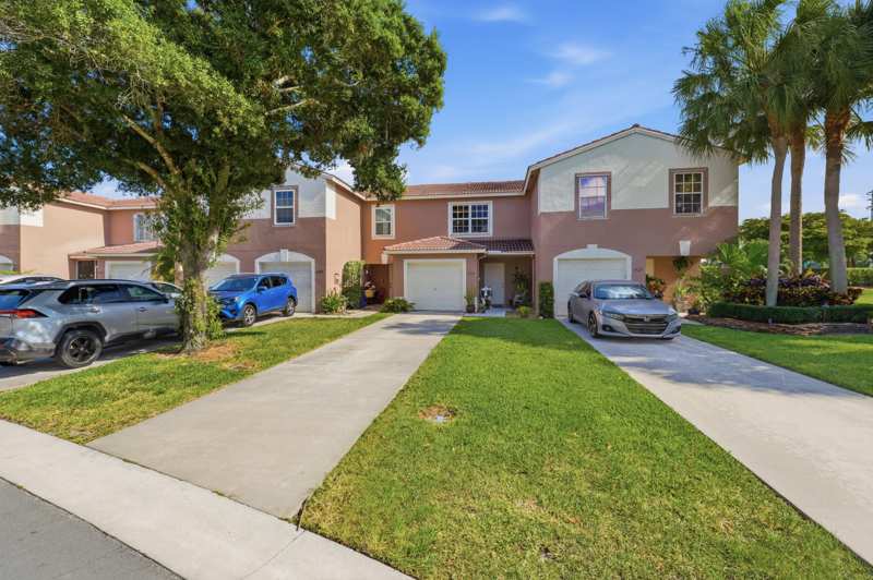 2 bedroom Townhouse at 6929 Willow Creek Run, Rivermill, Lake Worth — photo 1