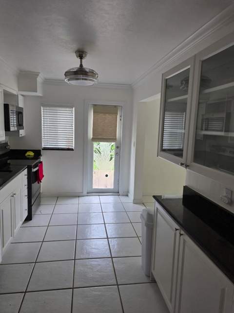 5631 NE 5th Terrace, Oakland Park FL - photo 9 of 22
