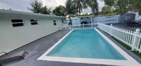 3800 NE 4th Avenue, Deerfield Beach FL - photo 13 of 33