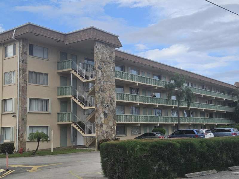1 bedroom Condominium at 300 Village Green Circle #302, Village Green Sussex Condo, Palm Springs — photo 1