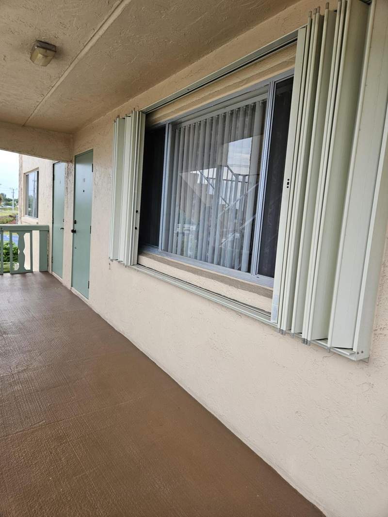 1 bedroom Condominium at 300 Village Green Circle #302, Village Green Sussex Condo, Palm Springs — photo 2