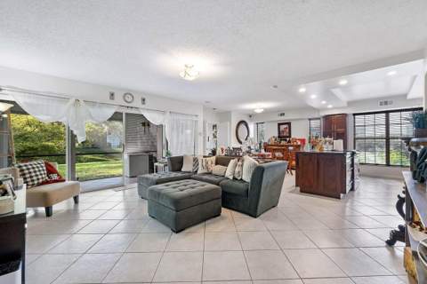 6237 Old Court Road #104, Boca Raton FL - photo 6 of 36