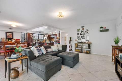 6237 Old Court Road #104, Boca Raton FL - photo 8 of 36