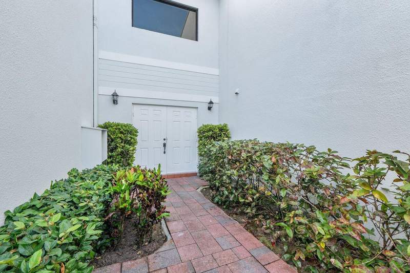 3 bedroom Condominium at 6237 Old Court Road #104, Lakes Of Woodhaven I And II Condo, Boca Raton — photo 5