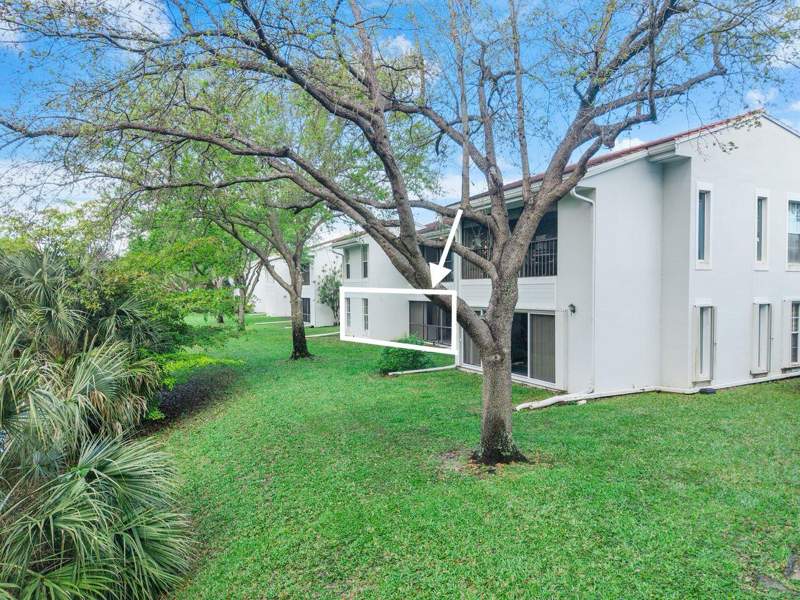 3 bedroom Condominium at 6237 Old Court Road #104, Lakes Of Woodhaven I And II Condo, Boca Raton — photo 3