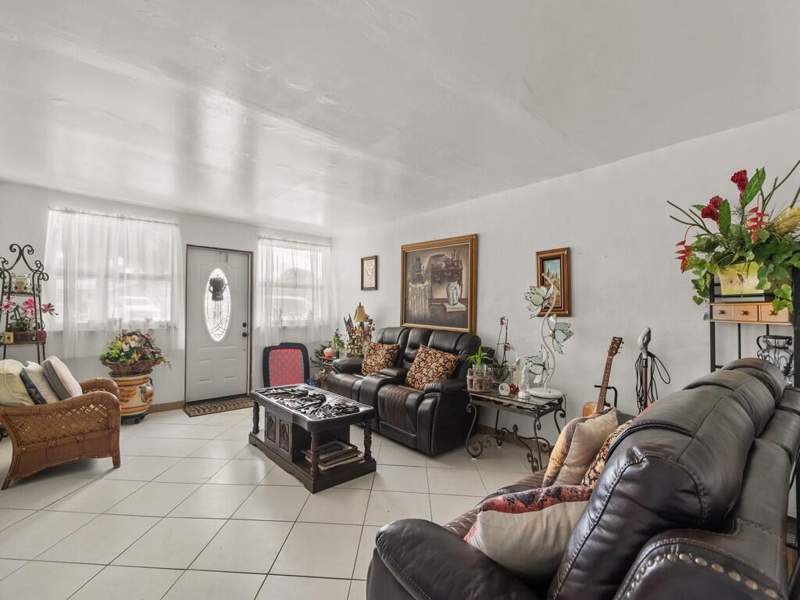 3 bedroom Single Family Residence at 2405 Blossom Court, Orange Blossom Estates 2nd Addition 2nd Plat, Fort Pierce — photo 3