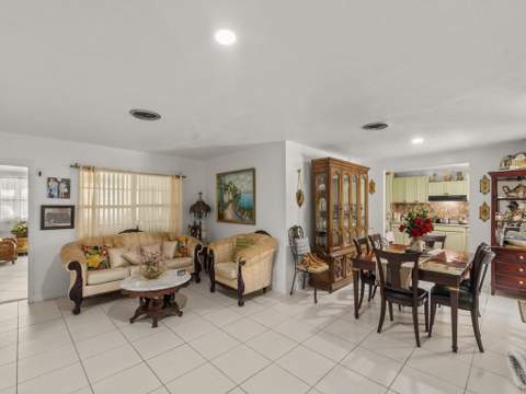 2405 Blossom Court, Fort Pierce FL - photo 6 of 22