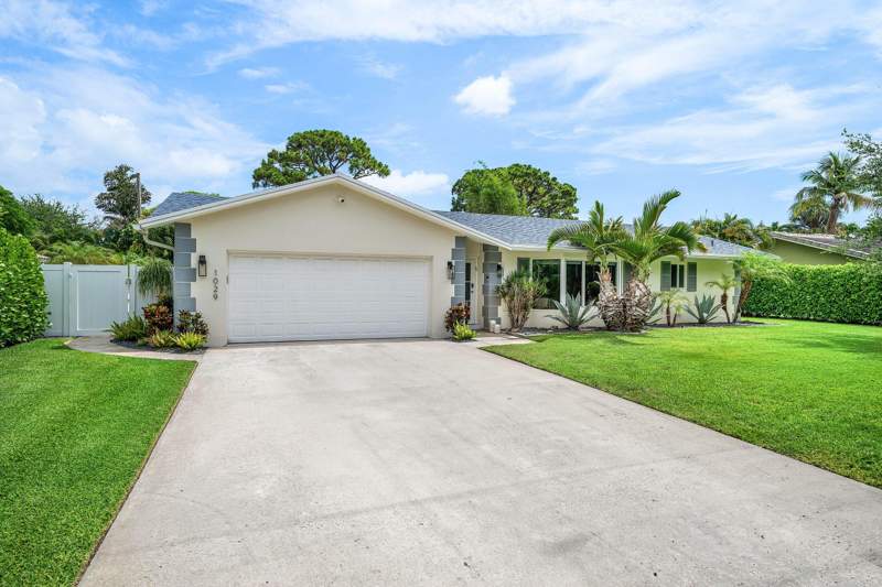 4 bedroom Single Family Residence at 1029 W Palmetto Park Road, Lake Floresta Park, Boca Raton — photo 2