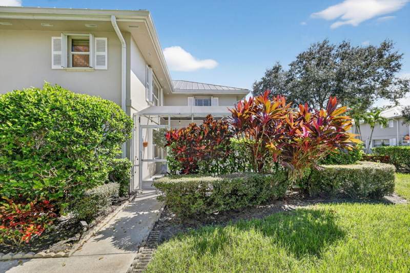 2 bedroom Townhouse at 2433 SW Danbury Lane, The Meadows At Martin Downs, Palm City — photo 4
