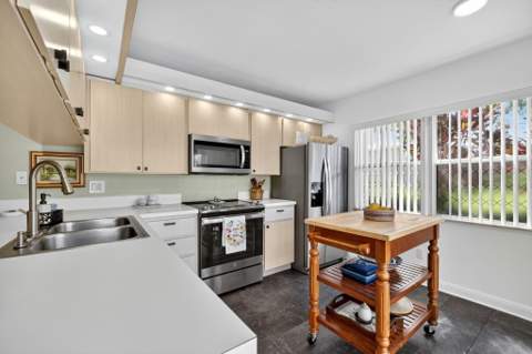 2433 SW Danbury Lane, Palm City FL - photo 19 of 45