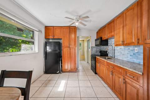 3400 Avenue, Fort Pierce FL - photo 10 of 31