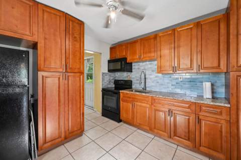 3400 Avenue, Fort Pierce FL - photo 11 of 31