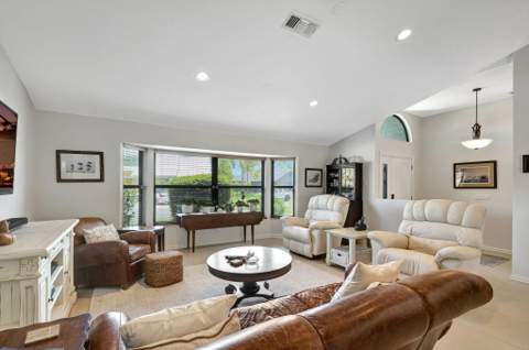 10705 SE Seabreeze Court, Hobe Sound FL - photo 23 of 76