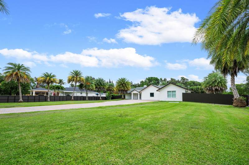 4 bedroom Single Family Residence at 5700 SW 196th Lane, Green Glades South, Southwest Ranches — photo 5