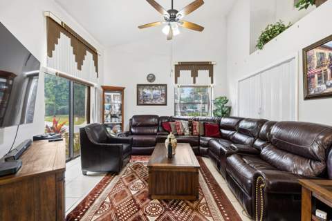10933 Stafford Circle, Boynton Beach FL - photo 6 of 9