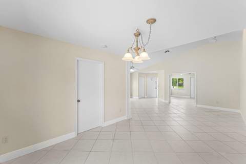 6290 Sweet Maple Lane, Boca Raton FL - photo 7 of 28