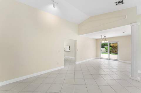 6290 Sweet Maple Lane, Boca Raton FL - photo 9 of 28