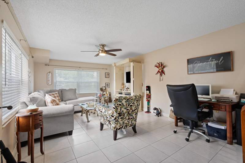 2 bedroom Townhouse at 3325 SW Sunset Trace Circle, Stamford At Sunset Trace (Aka Martin Downs Plat 36, Palm City — photo 4
