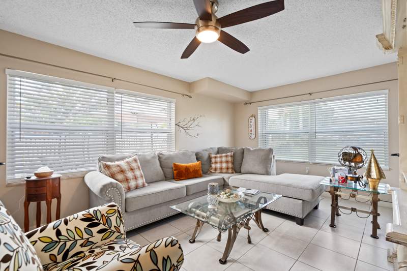 2 bedroom Townhouse at 3325 SW Sunset Trace Circle, Stamford At Sunset Trace (Aka Martin Downs Plat 36, Palm City — photo 3
