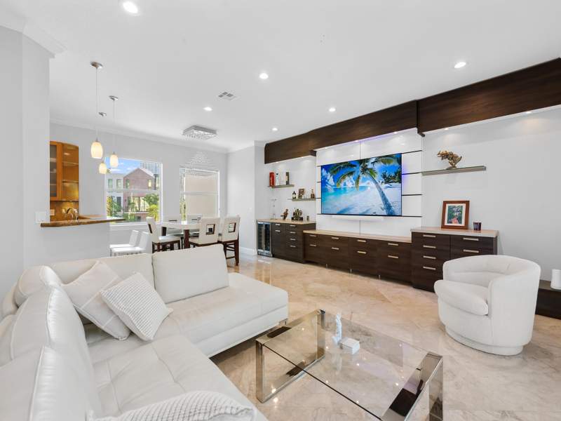 3 bedroom Townhouse at 208 SE 10th Terrace, Beverly Heights, Fort Lauderdale — photo 5